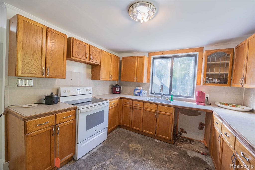 24224 Sumpter Road Property Photo 18