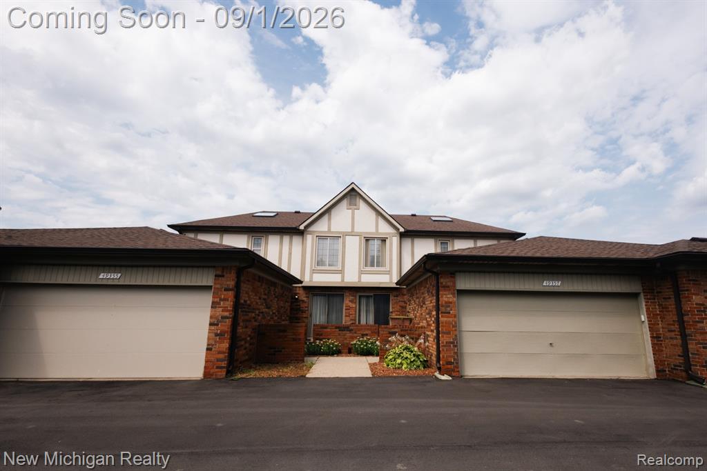 49355 Marquette Court Property Photo 3