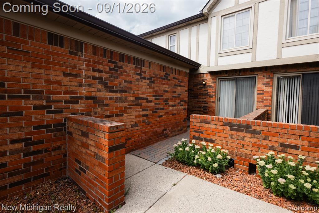 49355 Marquette Court Property Photo 4
