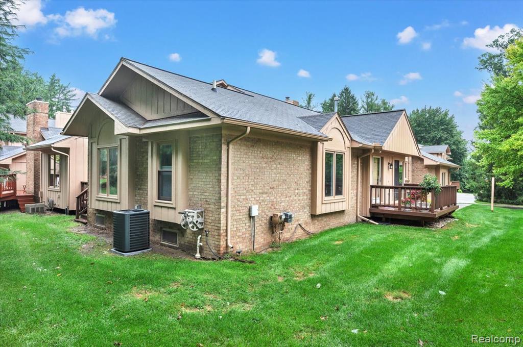 22300 River Ridge Trail Property Photo 3