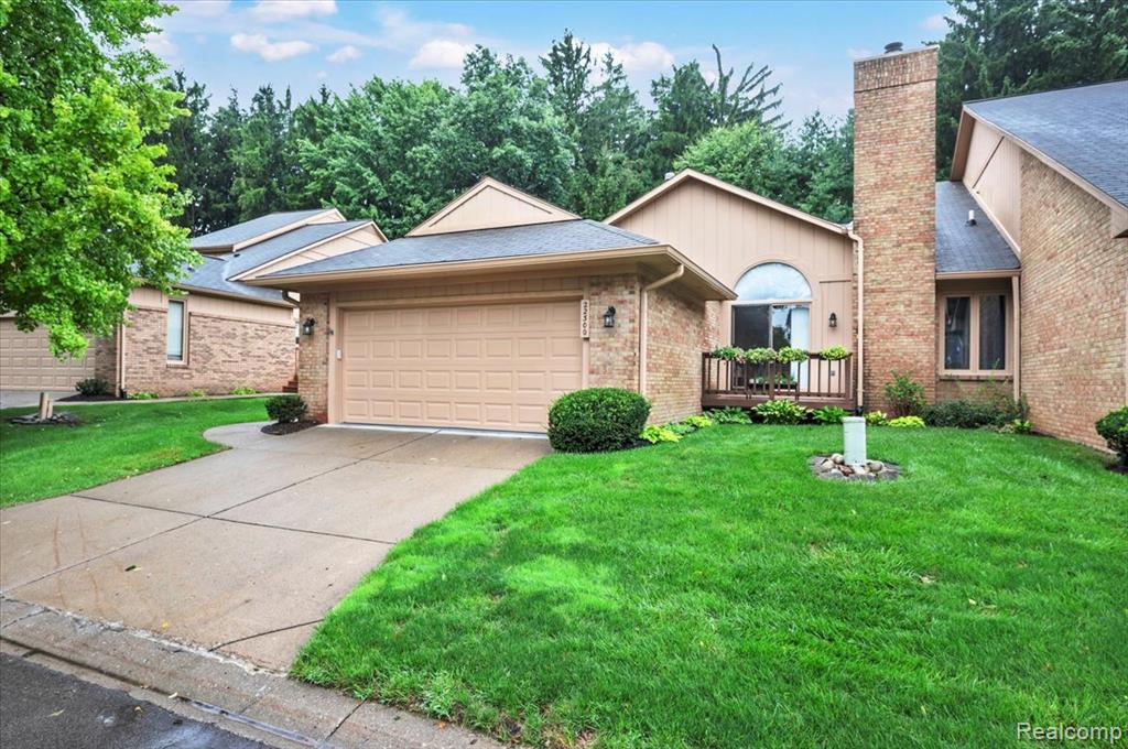 22300 River Ridge Trail Property Photo 4