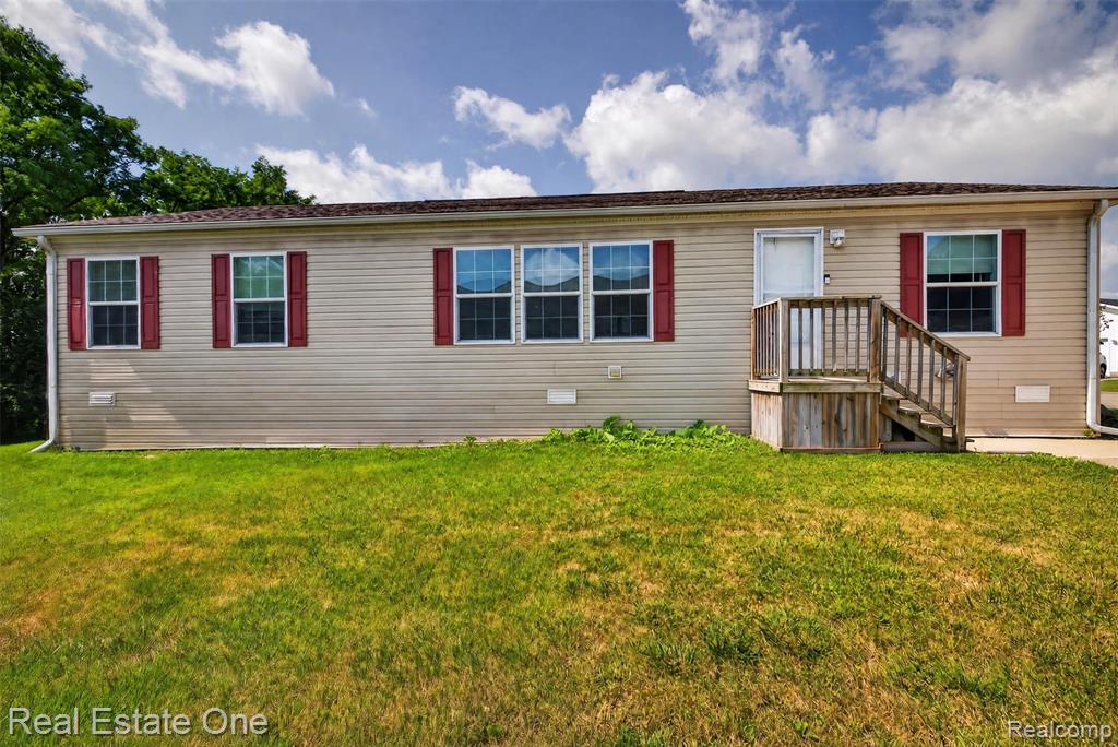 16047 Windsor Lane Property Photo 1