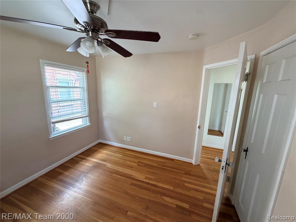 23011 Oak Street Property Photo 5
