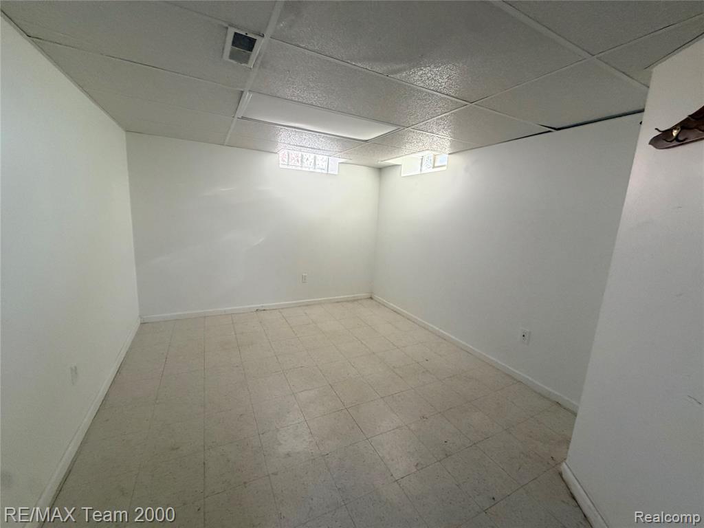 23011 Oak Street Property Photo 7
