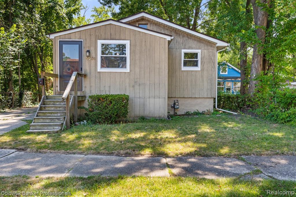 5251 Gateshead Street Property Photo 1