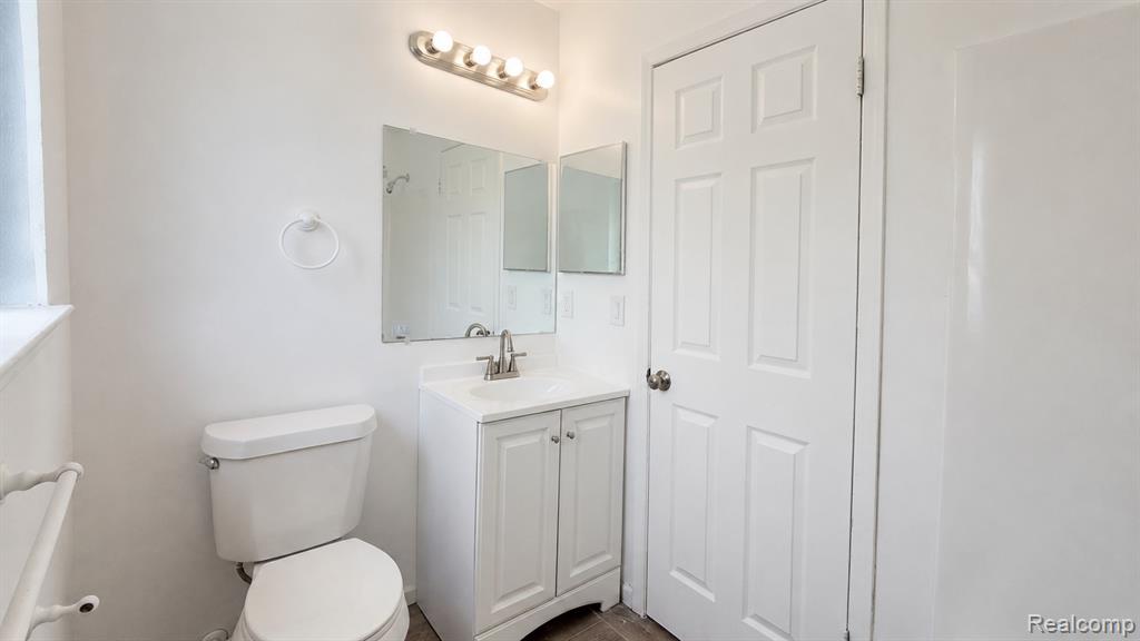 11360 Wyoming Avenue Property Photo 13