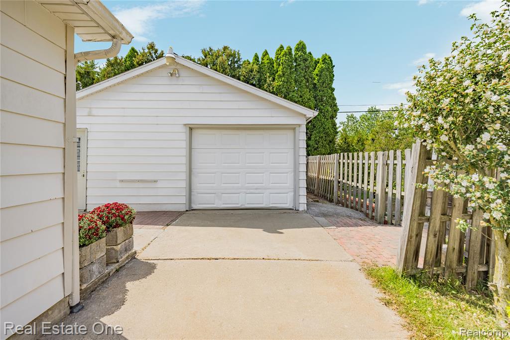 4470 Bethune Court Property Photo 41