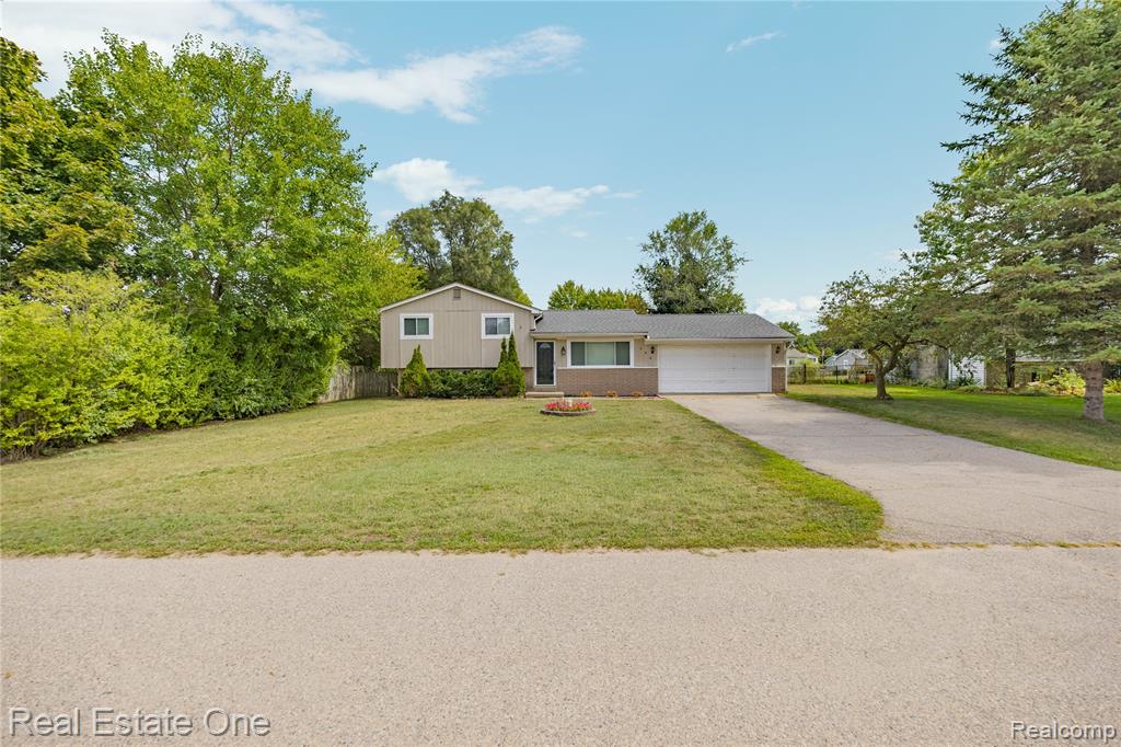 348 Decca Drive Property Photo 4