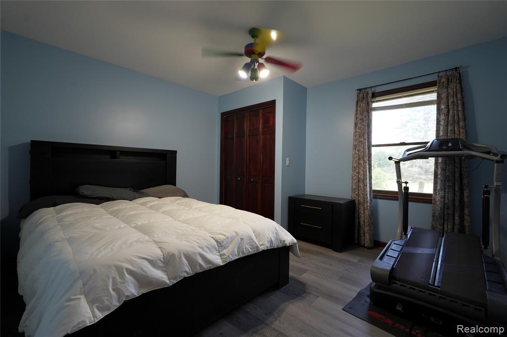 2392 Davis Road Property Photo 12