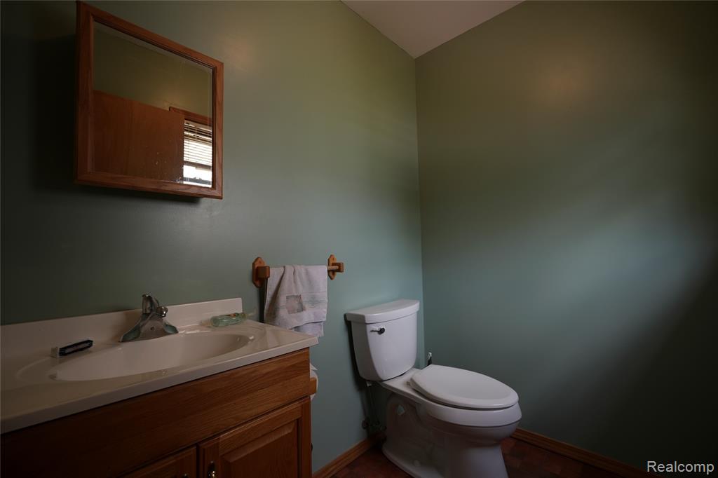 2392 Davis Road Property Photo 17