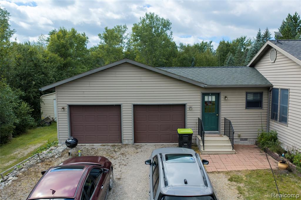 2392 Davis Road Property Photo 28