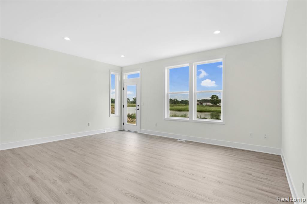 2242 Gilder Drive Property Photo 4