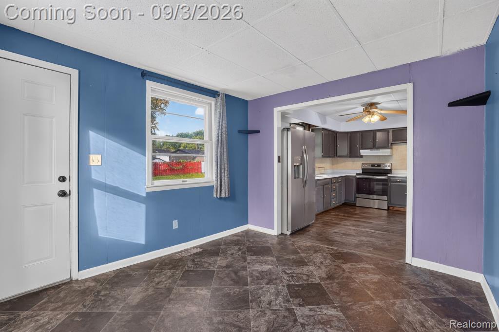 317 E Belle Avenue Property Photo 5