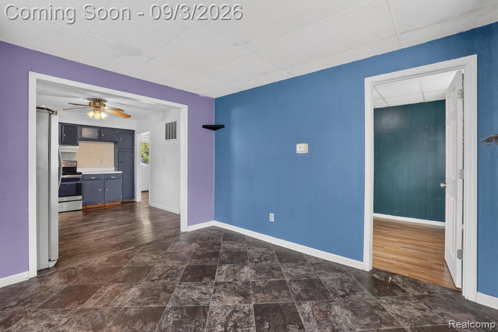 317 E Belle Avenue Property Photo 6