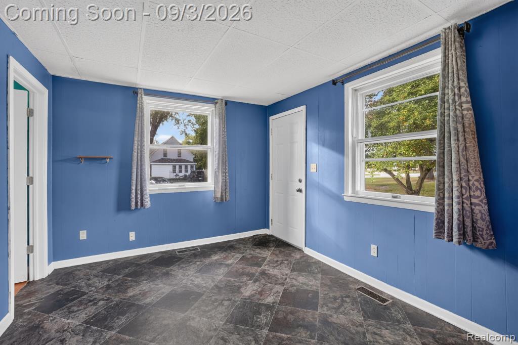 317 E Belle Avenue Property Photo 7