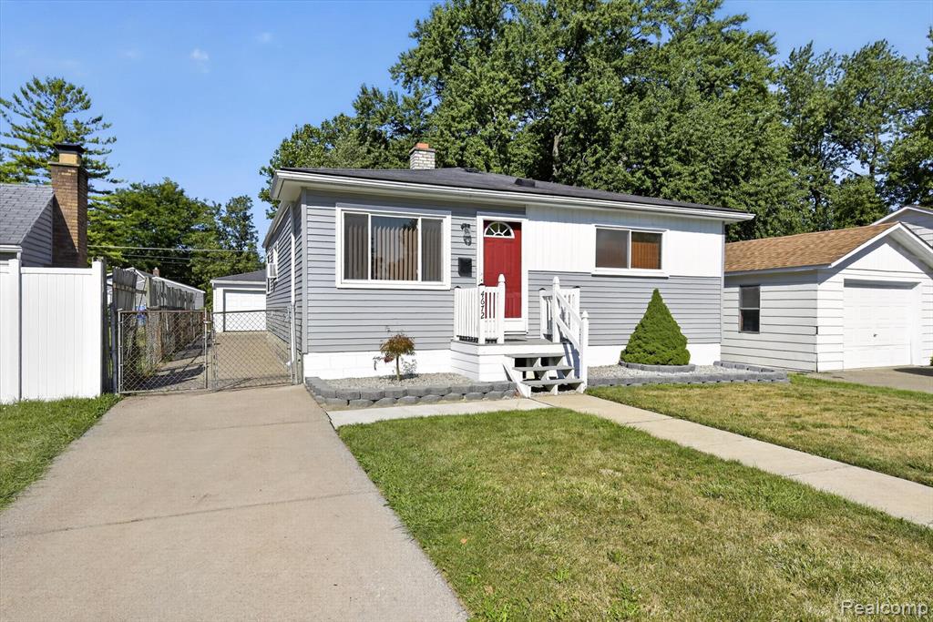 4672 Edgewood Street Property Photo 1