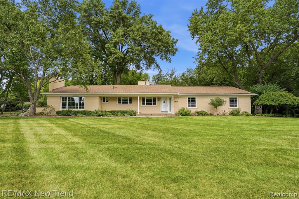1043 Westview Road Property Photo 1