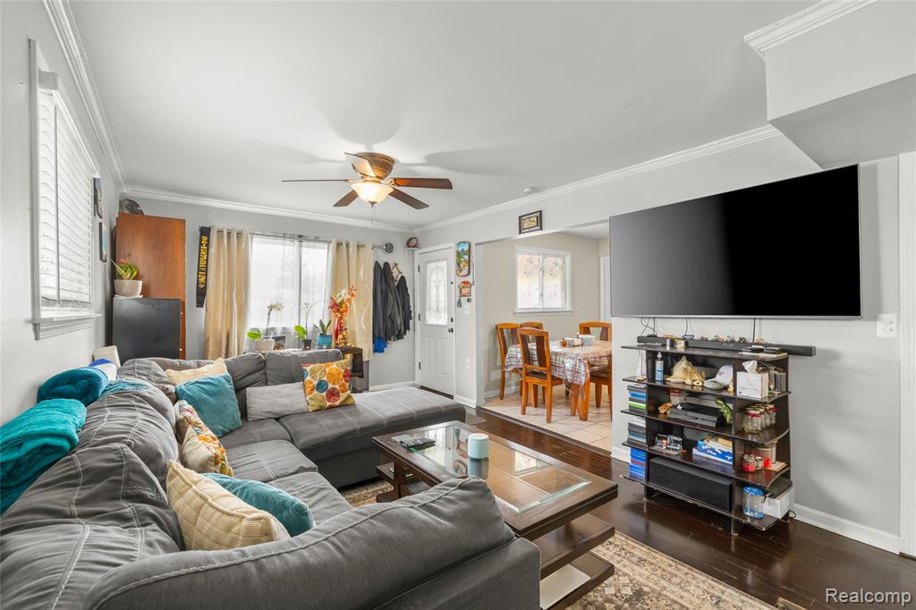 2378 River Drive Property Photo 4