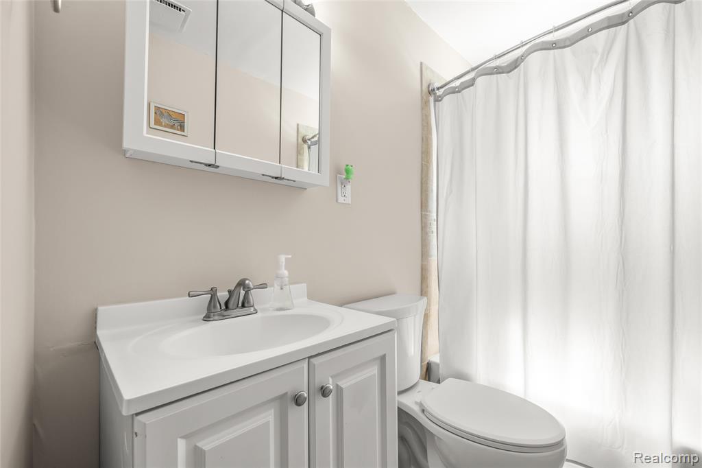 2378 River Drive Property Photo 11