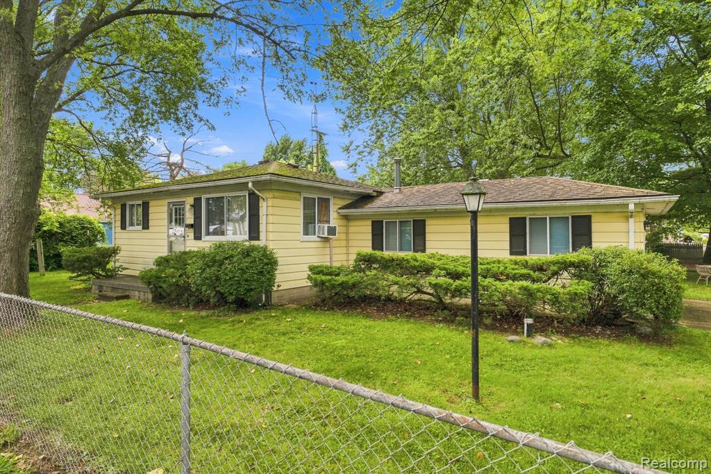 7337 Dogwood Road Property Photo 1