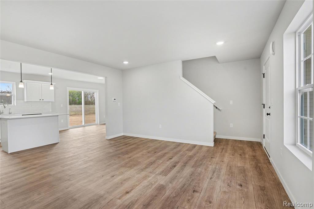 2322 Pear Tree Drive Property Photo 3