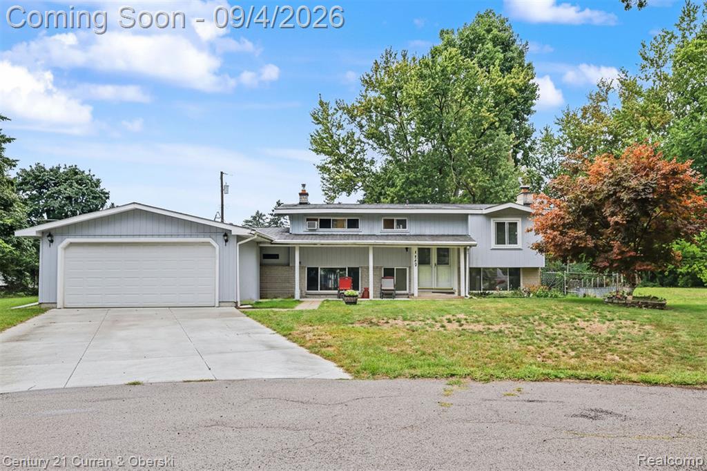 1869 Middle Trail Road Property Photo 1