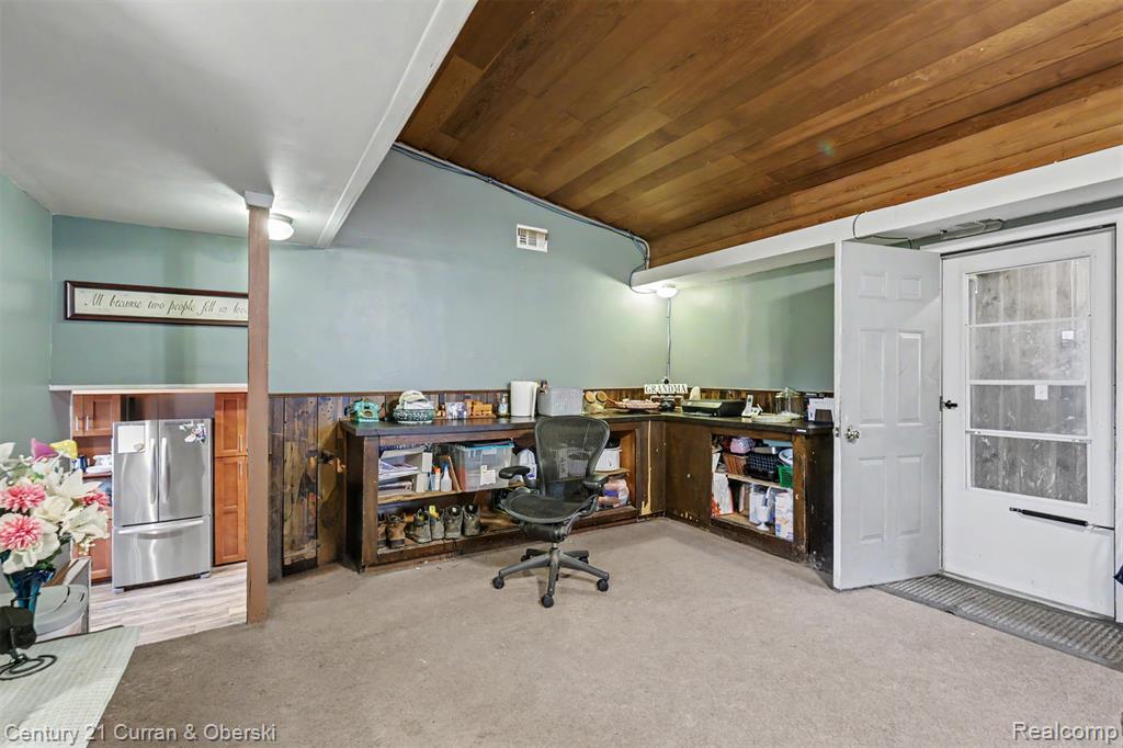 1869 Middle Trail Road Property Photo 17