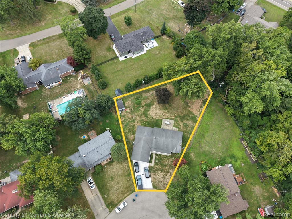 1869 Middle Trail Road Property Photo 26