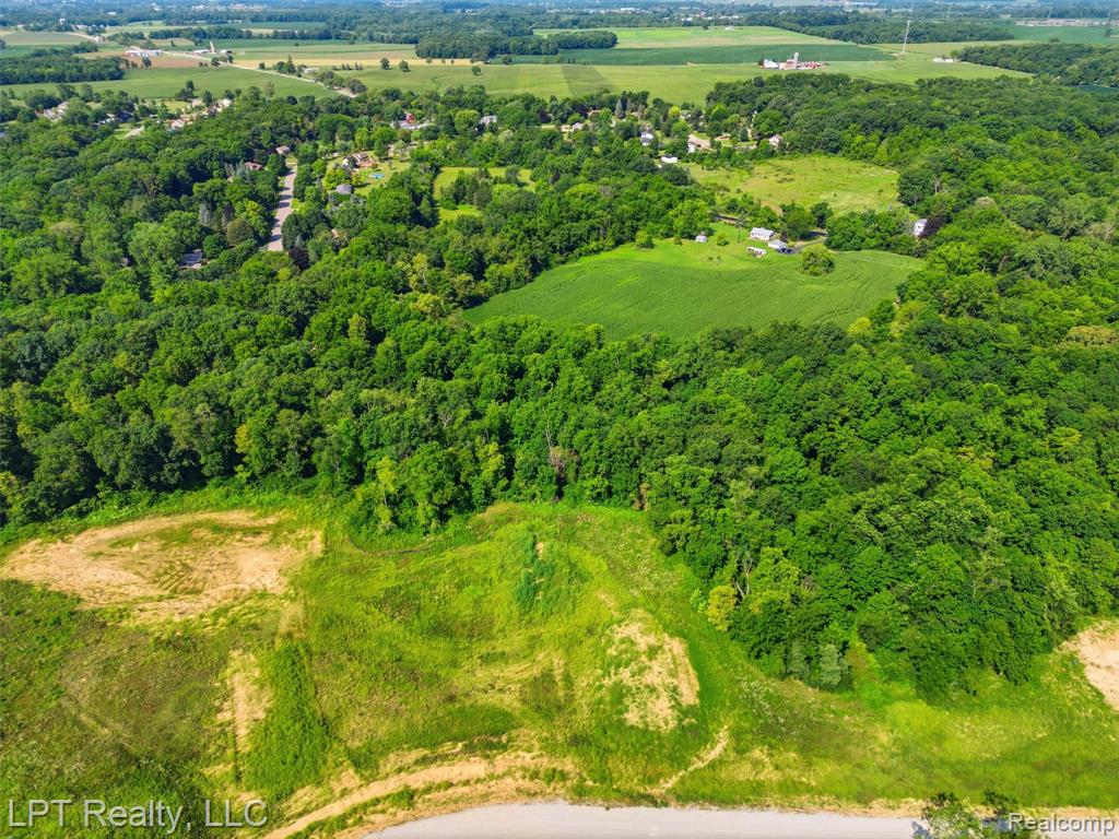 9551 Creekside Drive Property Photo 4