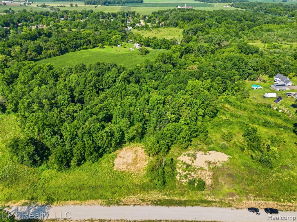9551 Creekside Drive Property Photo 14