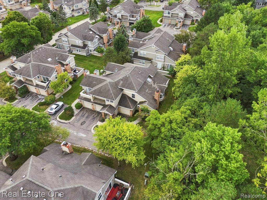 6622 Fieldstone Court Property Photo 4
