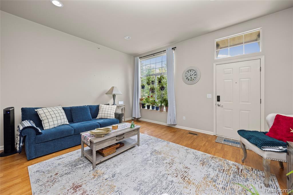 30695 Ardmore Court Property Photo 8