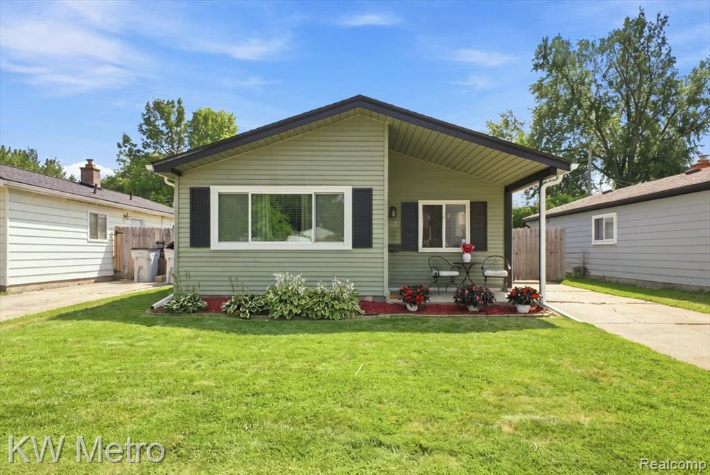 1762 E Granet Avenue Property Photo 1