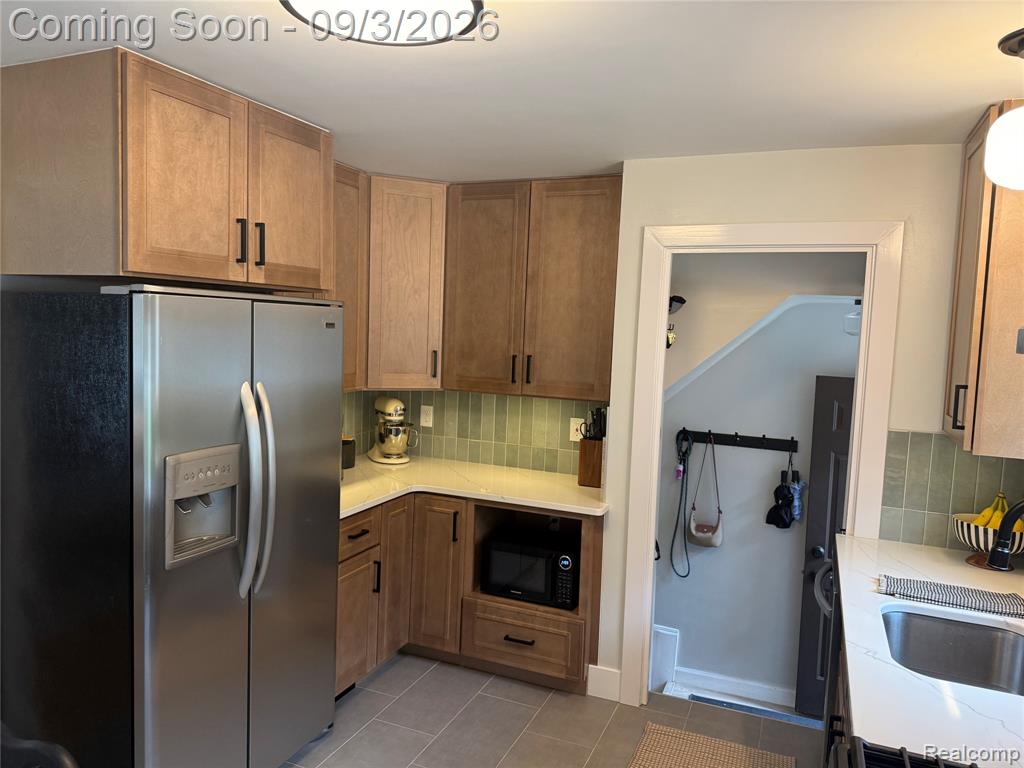 347 S Marias Avenue Property Photo 3