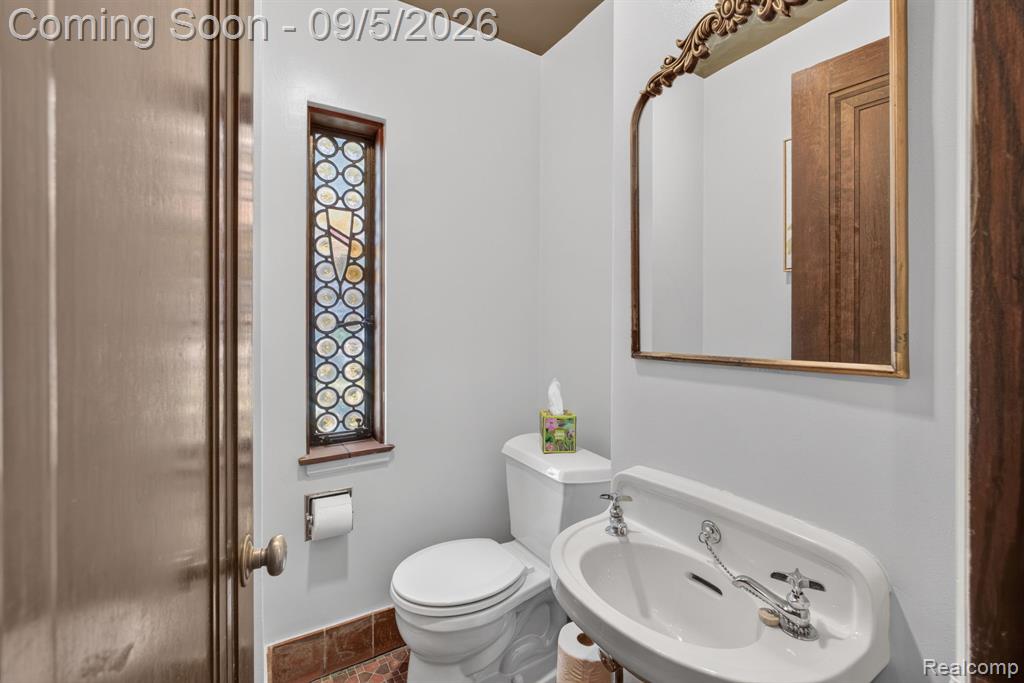 2769 Oakman Boulevard Property Photo 5