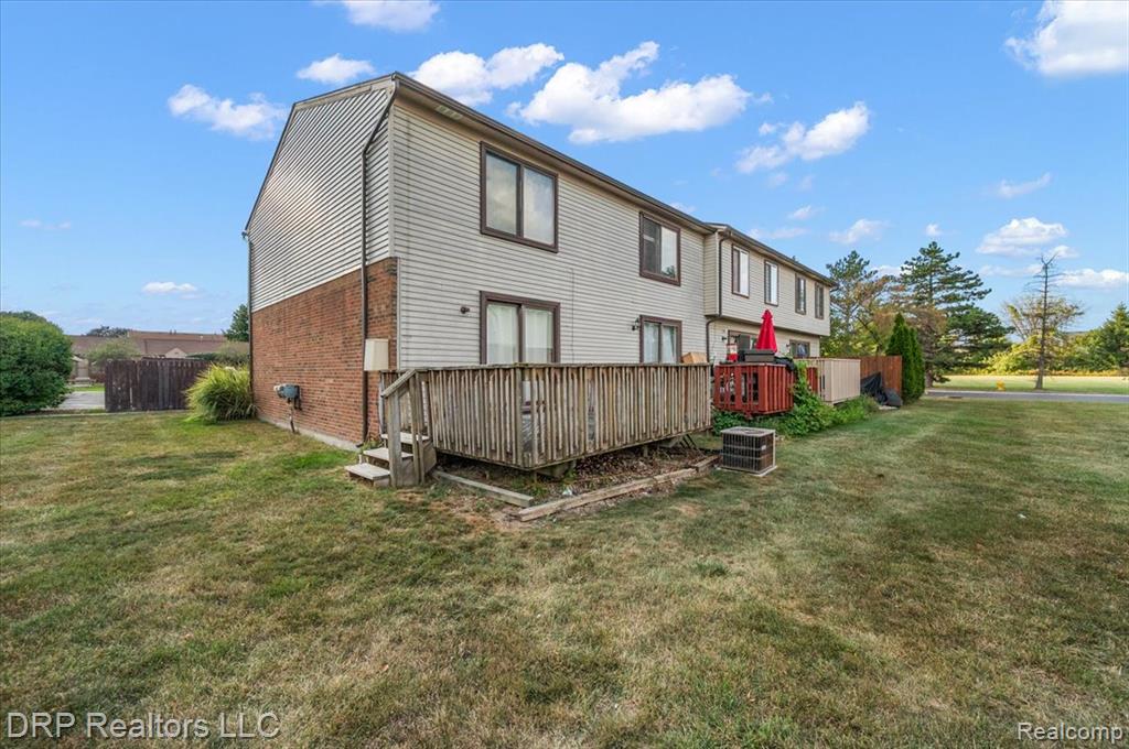 16994 Kingsbrooke Drive Property Photo 35