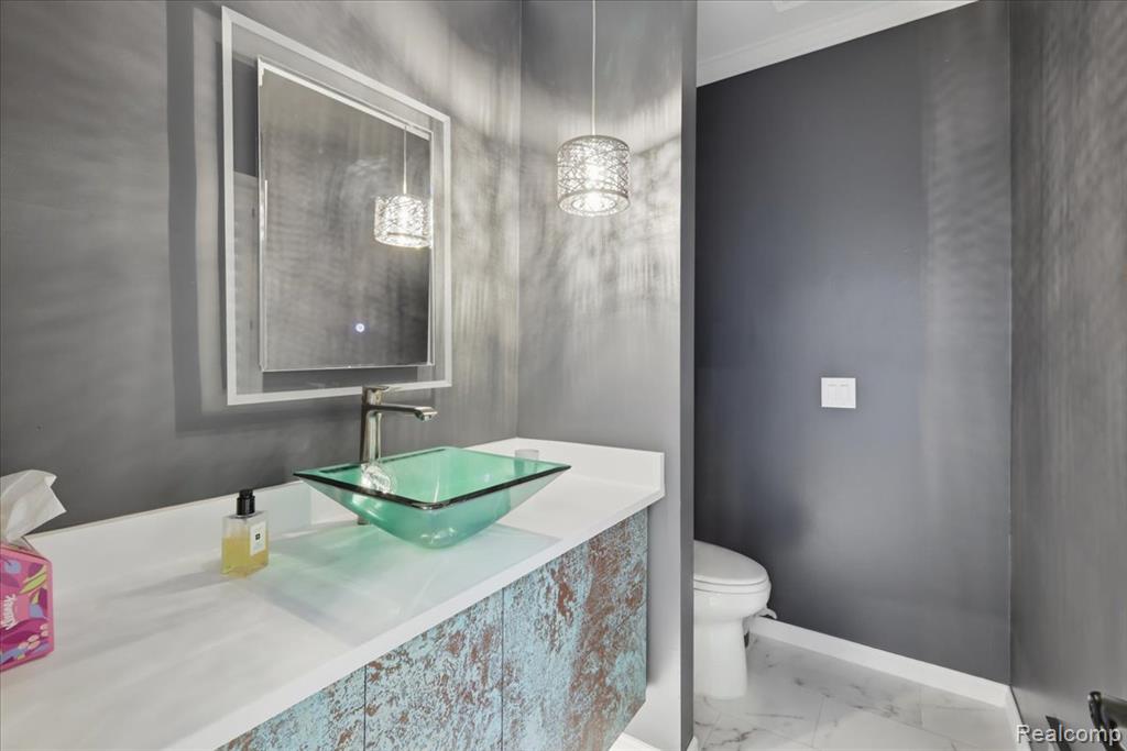 160 Kirkwood Court Property Photo 13