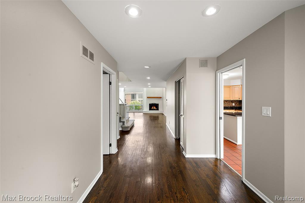 7139 Creeks Crossing Property Photo 3