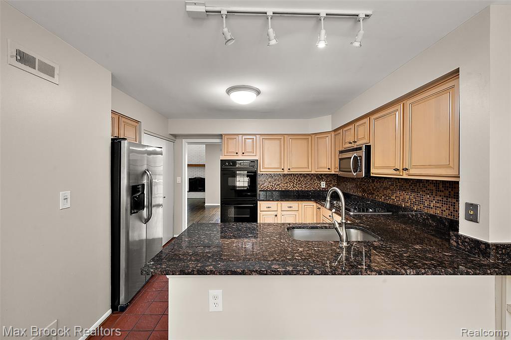 7139 Creeks Crossing Property Photo 7