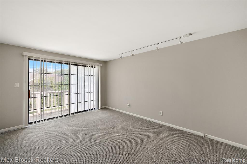 7139 Creeks Crossing Property Photo 14