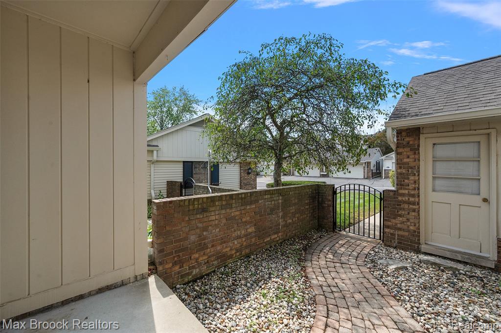 7139 Creeks Crossing Property Photo 25