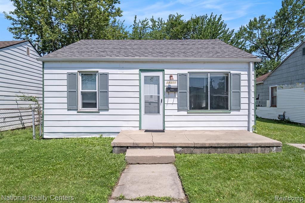 11211 Chalmers Avenue Property Photo 1