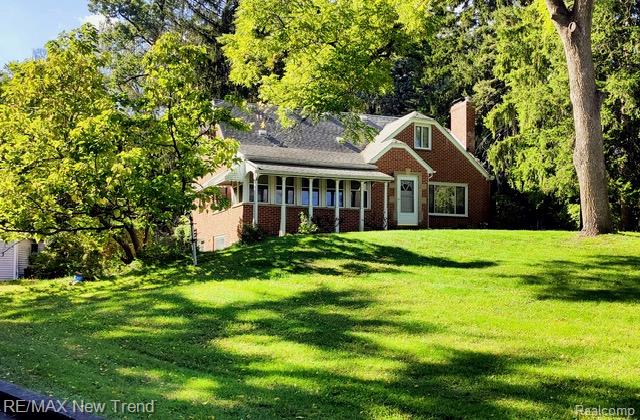 8715 N Wayne Road Property Photo 1