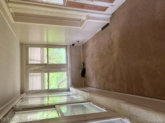 8715 N Wayne Road Property Photo 19
