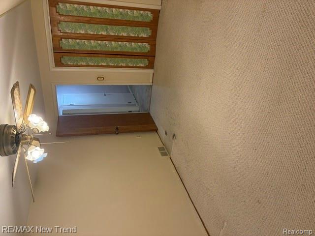 8715 N Wayne Road Property Photo 33