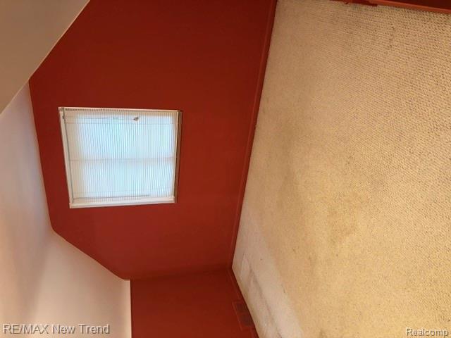 8715 N Wayne Road Property Photo 45