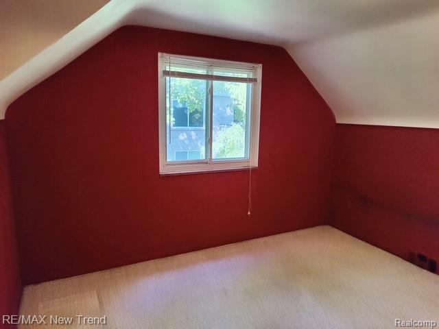 8715 N Wayne Road Property Photo 46