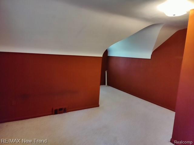 8715 N Wayne Road Property Photo 48