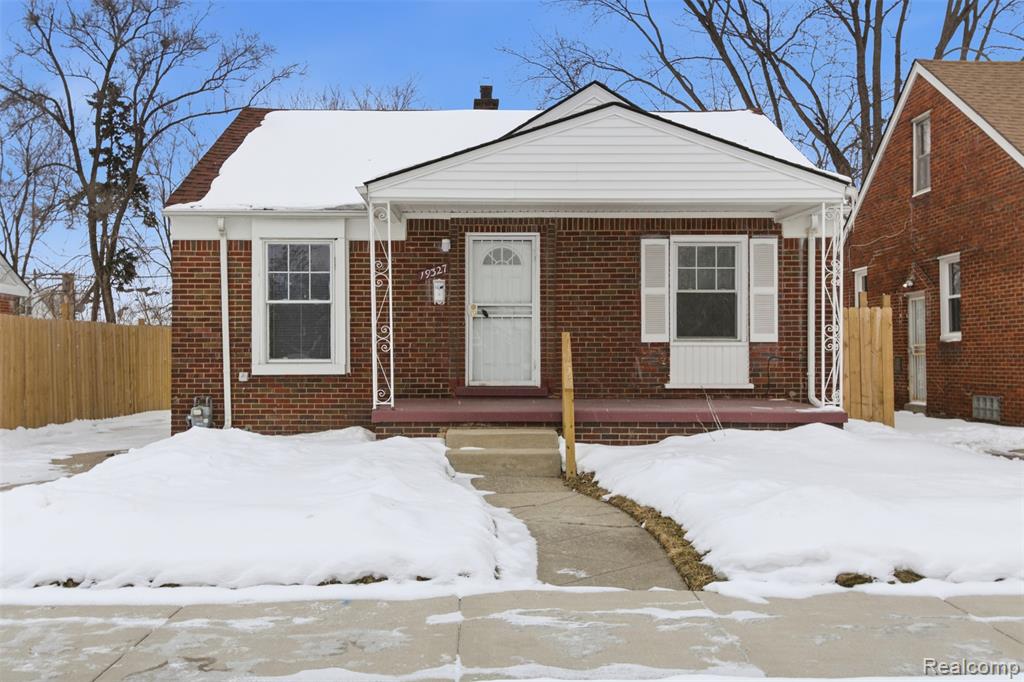 19327 Sunset Street Property Photo 1