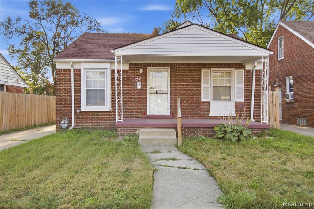 19327 Sunset Street Property Photo 1